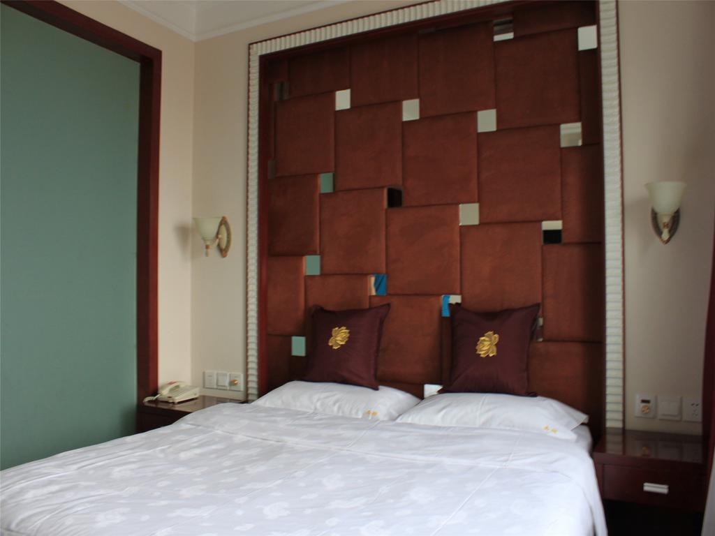Baotou West Lake Hotel Chambre photo